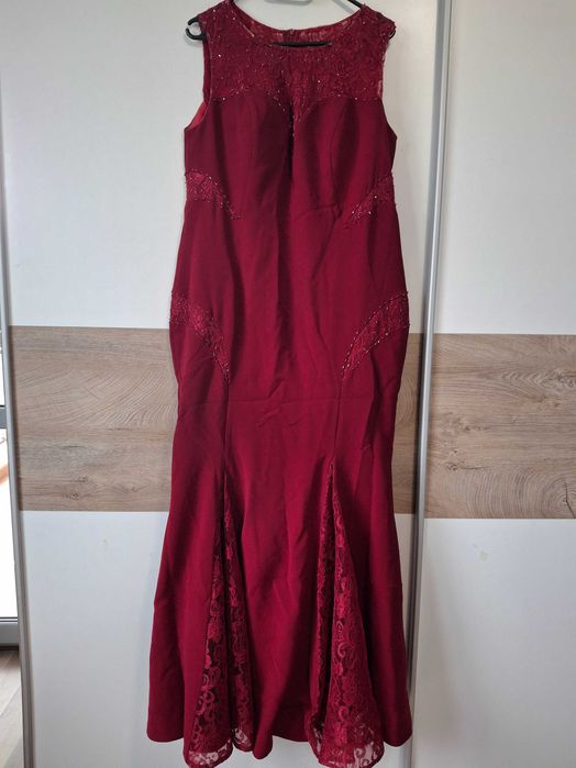 Официална рокля цвят бордо