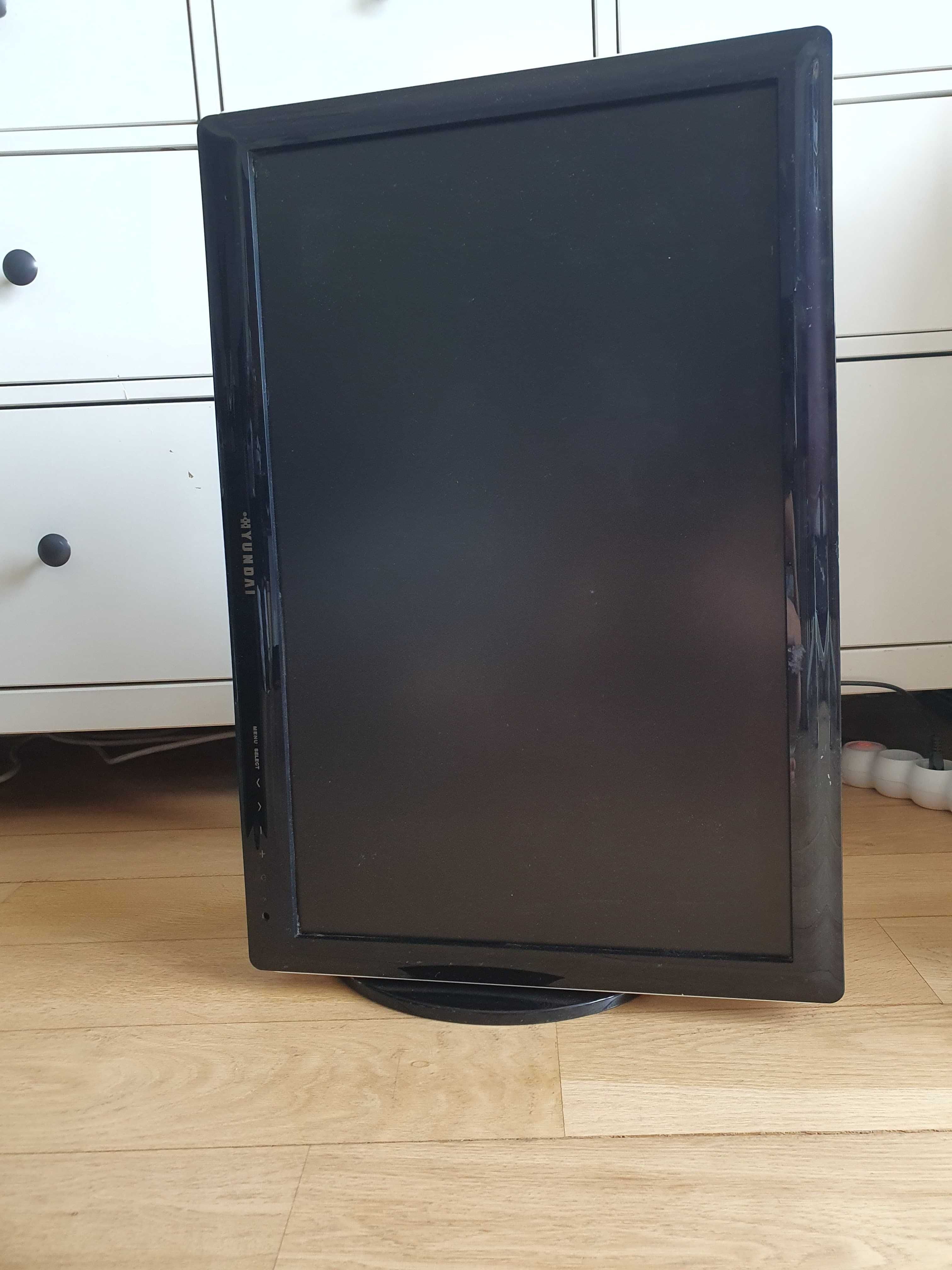 2 Monitoare Yundai si ASUS