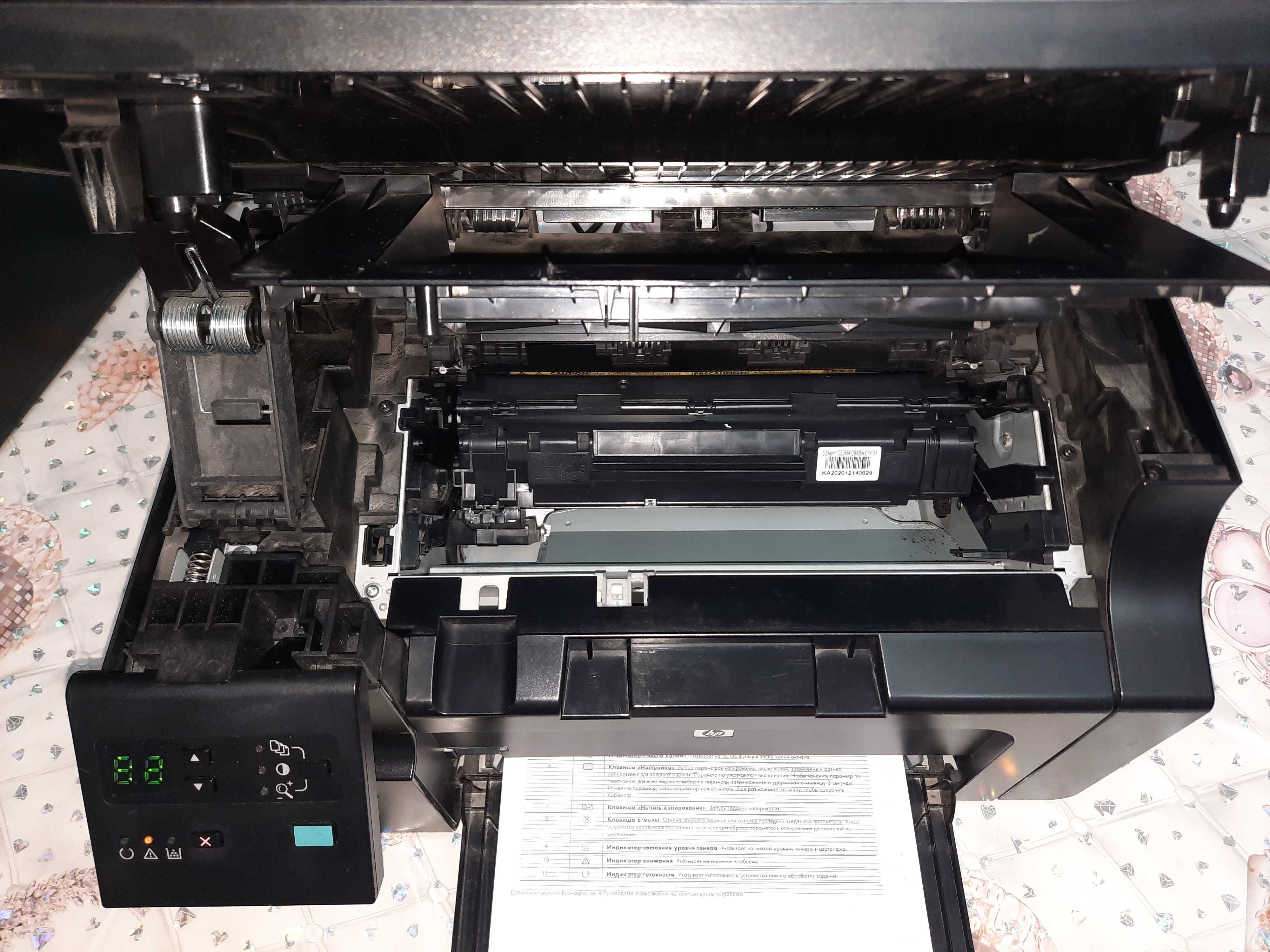 принтер сканер ксерокс  Hp laser jet 1132  3 в 1 ом в идеале