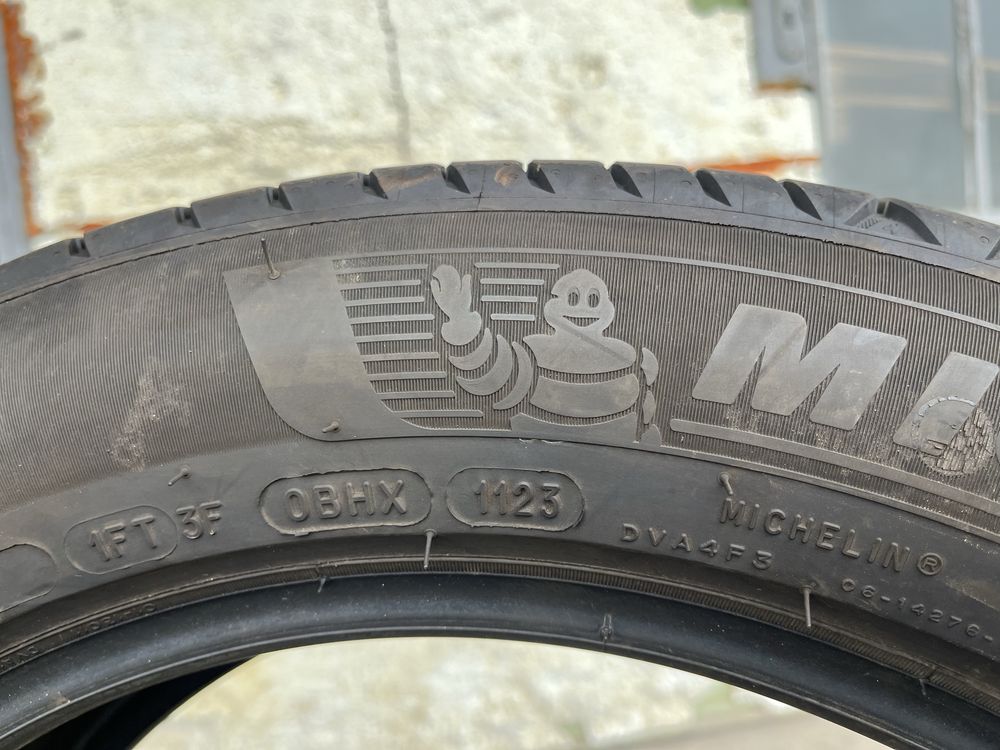 2 бр. летни гуми 215/55/17 Michelin DOT 1323 6 mm