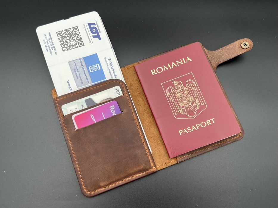 Vand portofel/husa/toc din piele crazy horse pentru pasaport