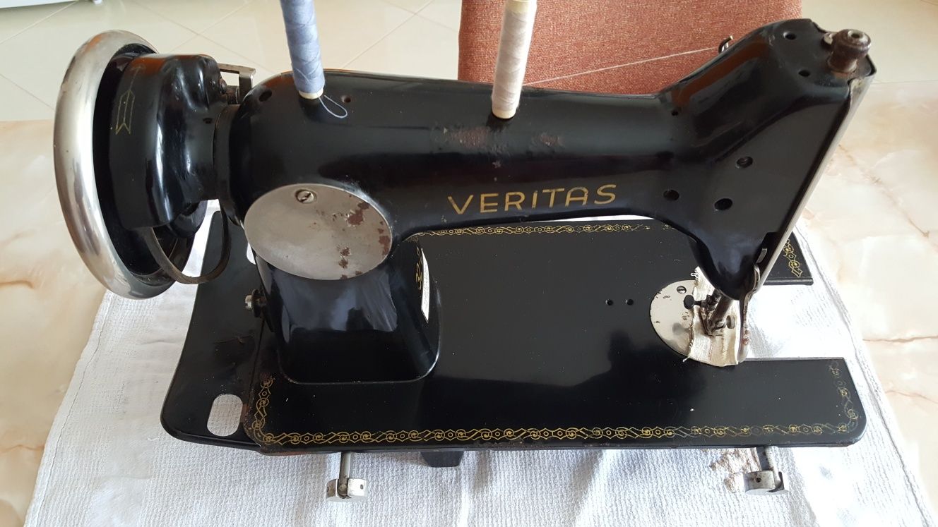 Mașina de cusut  Veritas vintage