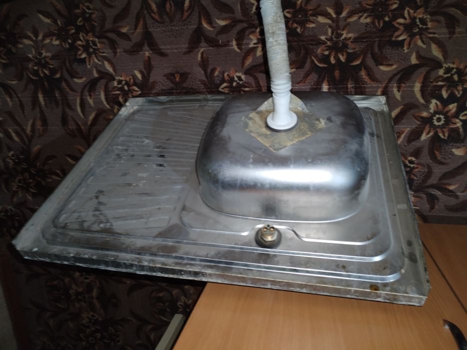 Раковина из нержавейки для кухни б. у