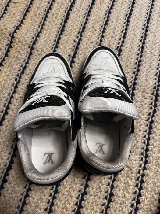 Adidasi Luis Vuitton marimea 42
