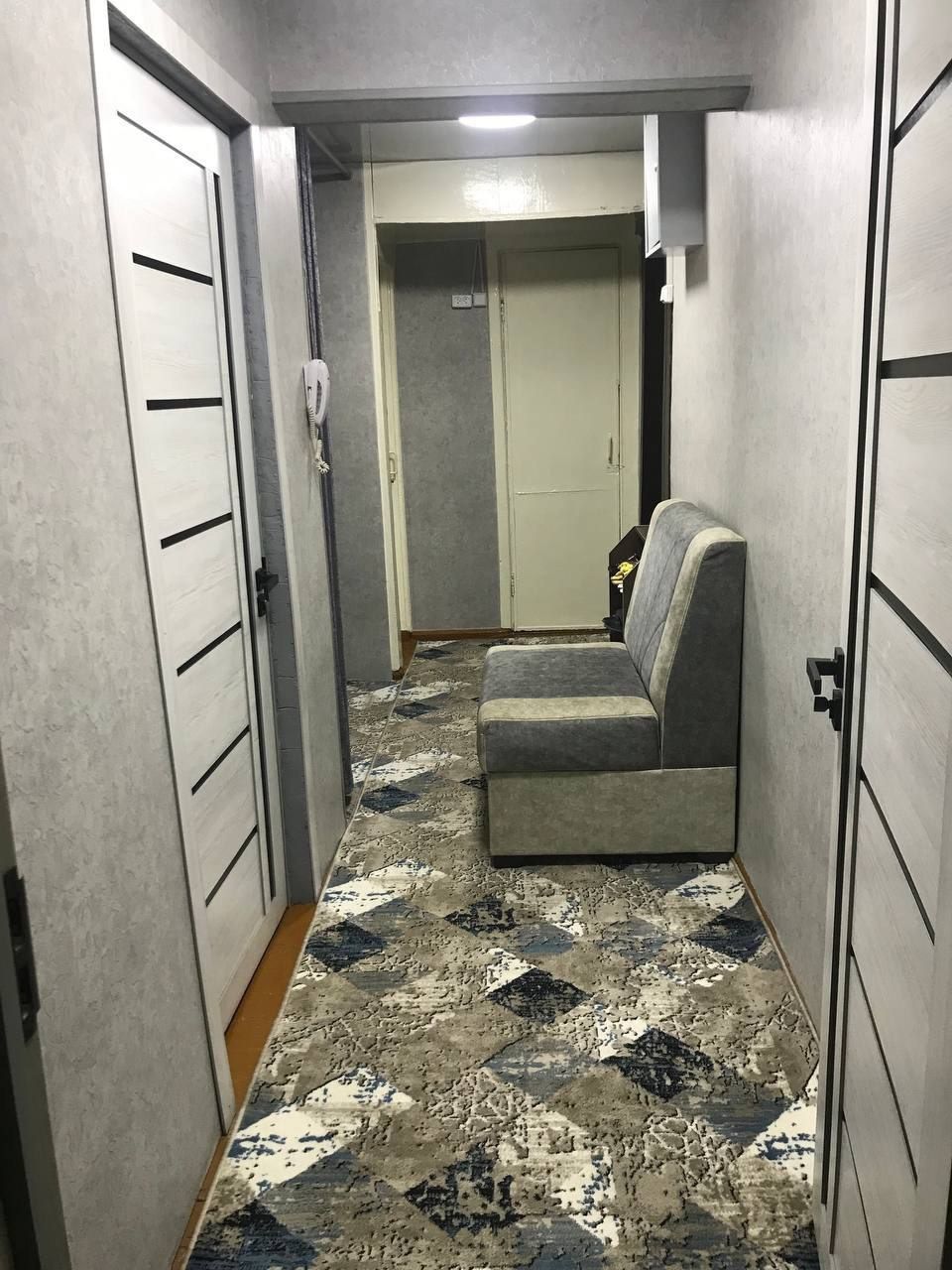 Продаю 2-х комнатнаю квартиру с ремонтом Спутник Ц квартал