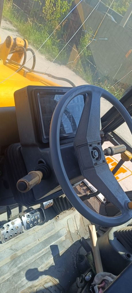 Багер JCB 3CX продава се