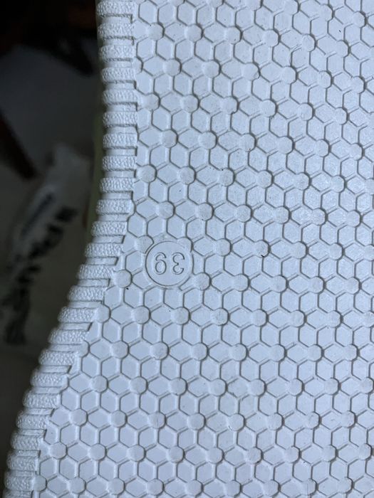 Чисто нови дамски бели кецове