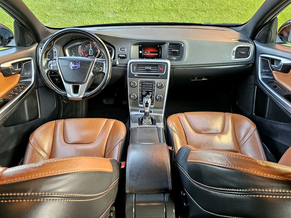 Volvo V60 2015 / 2.4 Diesel Plug-in Hybrid/ 4X4/ Posibilitate Rate
