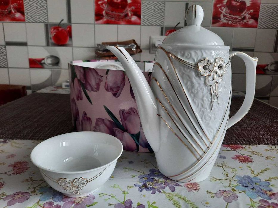 Чайный сервиз на 6 персон