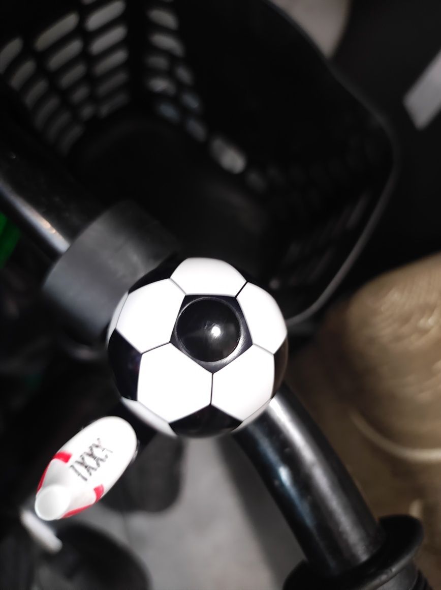 Триколка-колело +поставка за бутилка +кошница + звънец топка