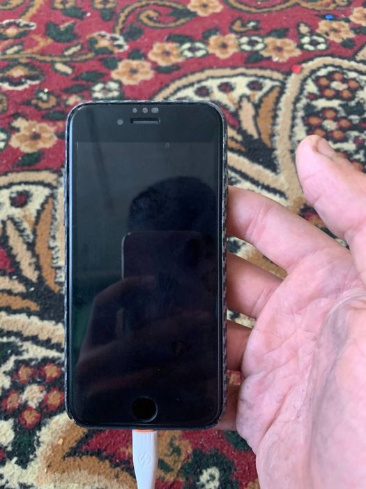 Iphone 7 xotira 128gb rangi qora umuman Aybi yooq atp iwledi