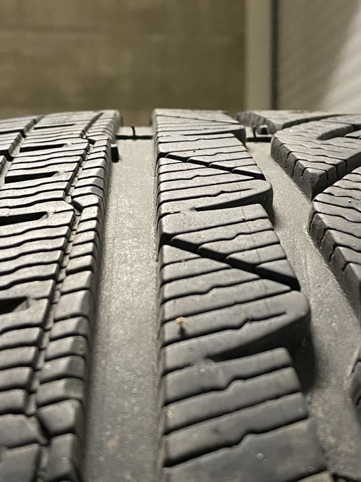 225/40/18 зимни гуми Мишелин Алпин 4