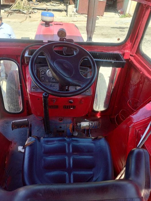 Tractor u 65 foarte bine întreținut