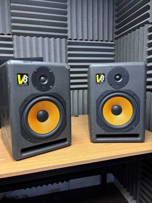 Распродажа студийных мониторов KRK-V8