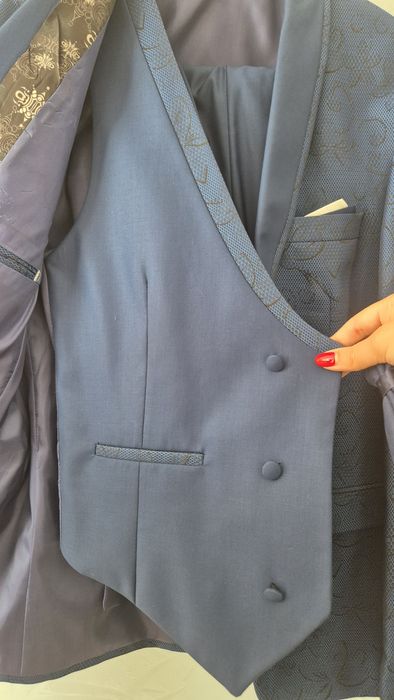 Costum barbati marimea 52