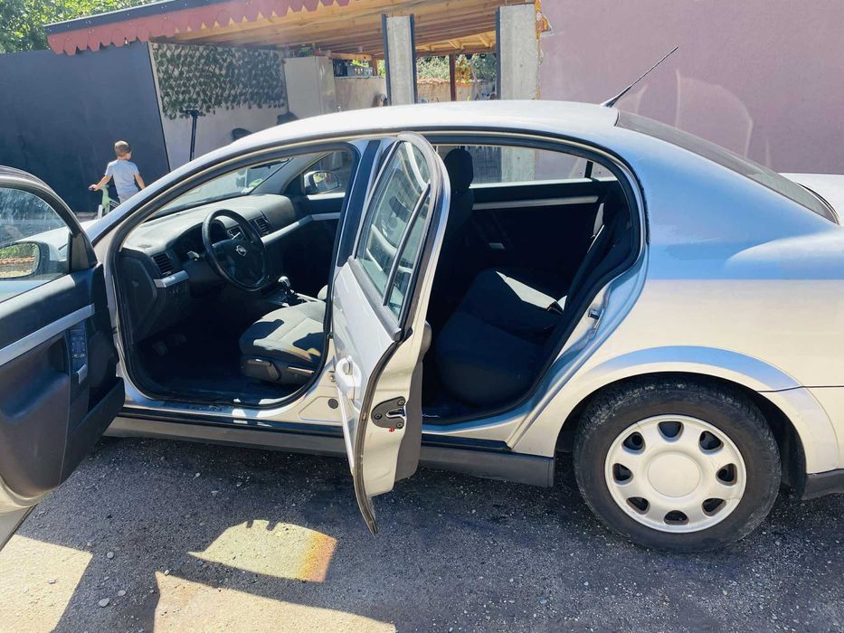 Продавам opel vektra c 2005