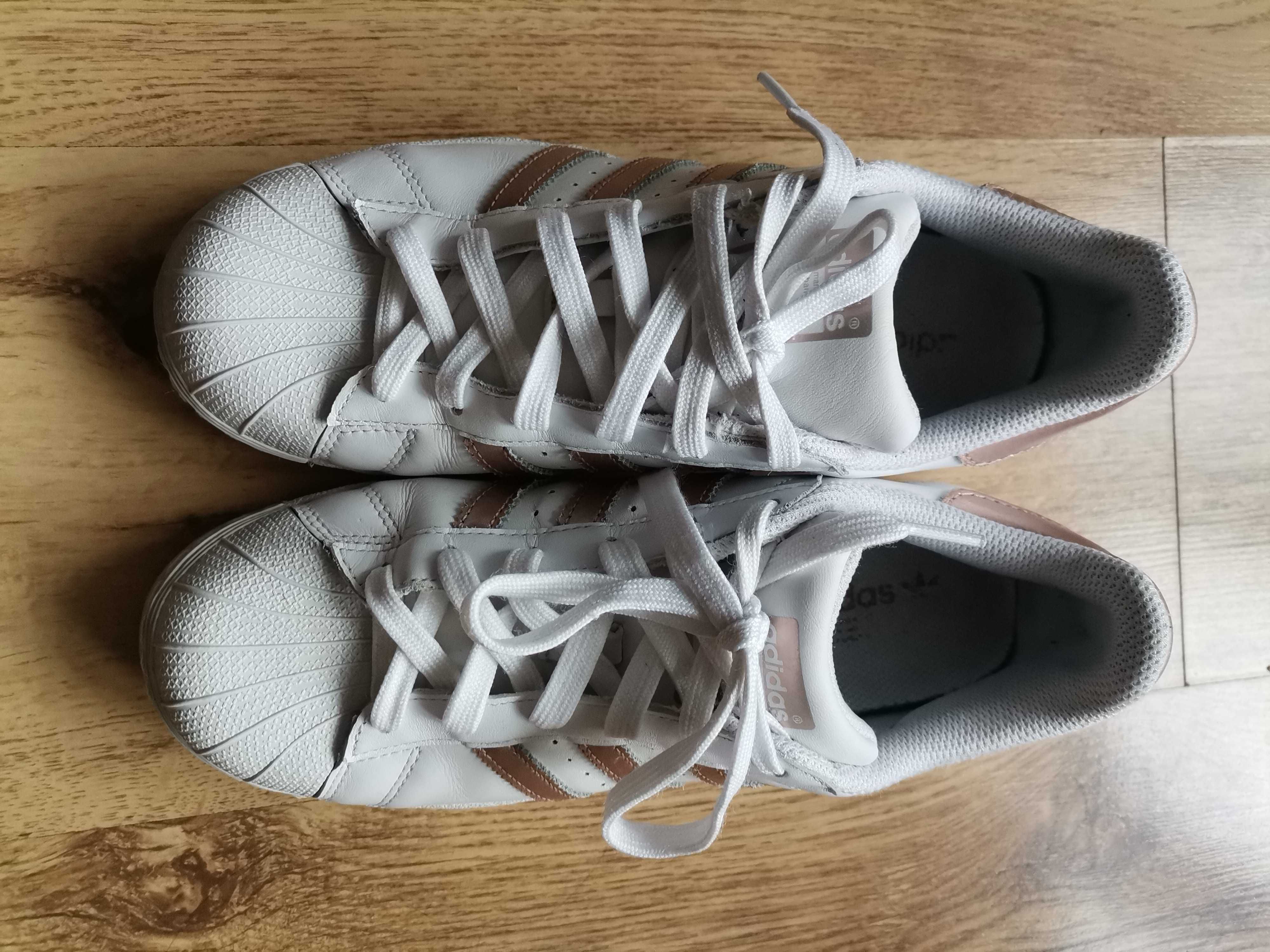 Кецове Adidas superstar