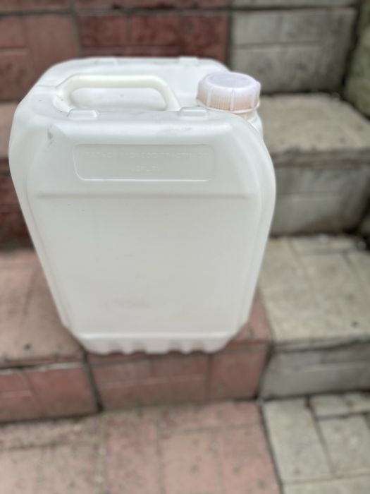 Продам канистры 20 литровые