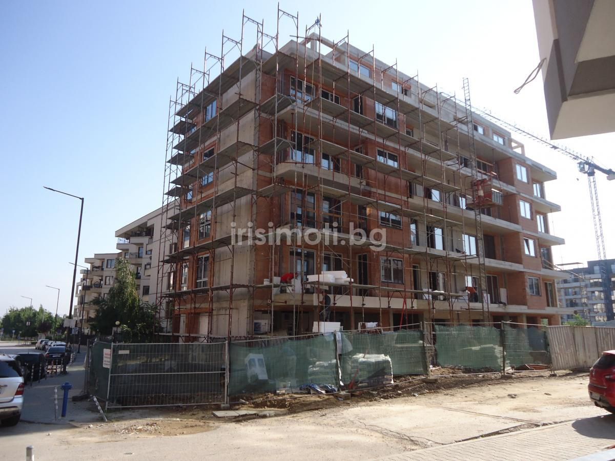 Продава се Тристаен апартамент в София, Малинова долина - 74 кв.м за 1791 €/кв.м - Снимка #1