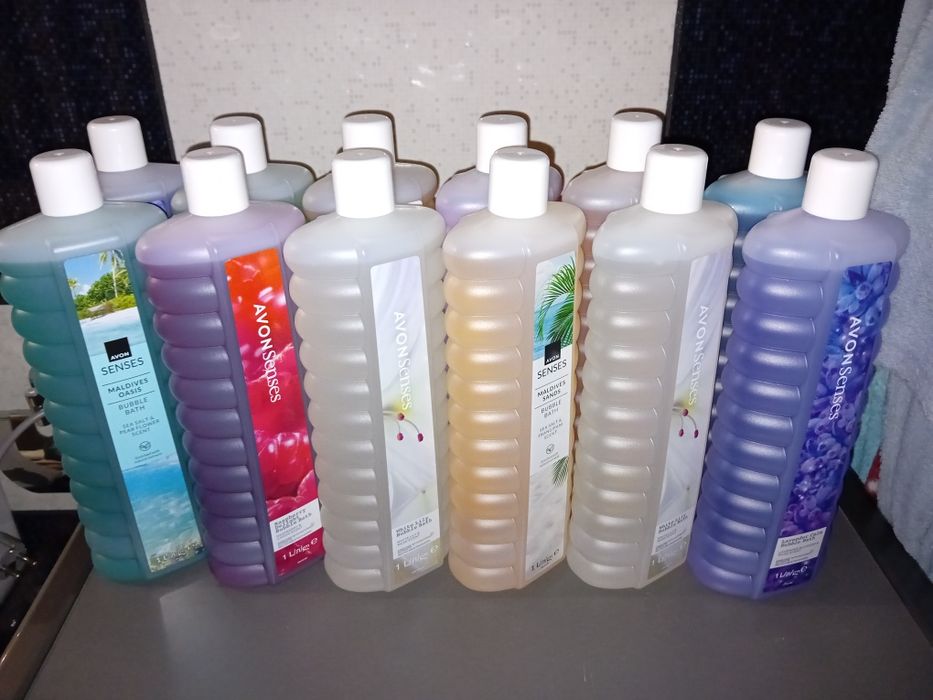 Vând cosmetice pentru femei și barbati