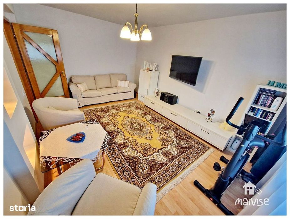 Apartament 3 camere de inchiriat, str Toamnei- Centrul Civic
