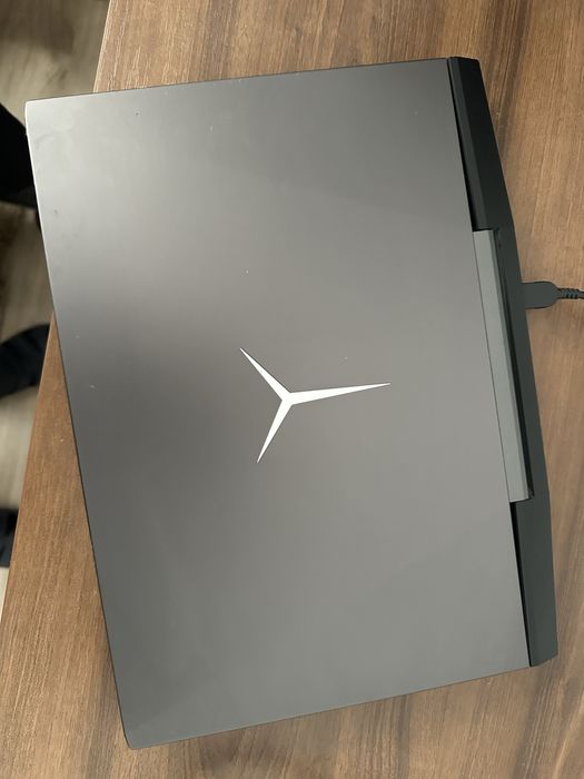 Laptop lenovo legion Y7000