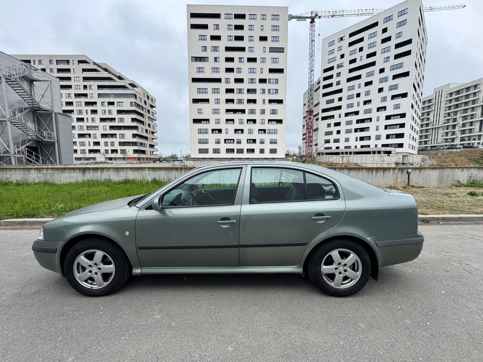 Vand Skoda Octavia, an 2002, benzina
