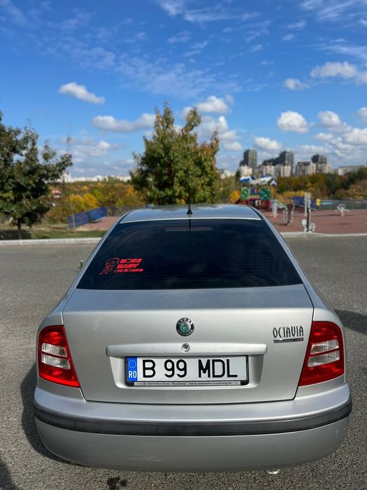 Vând Skoda Octavia 1.6