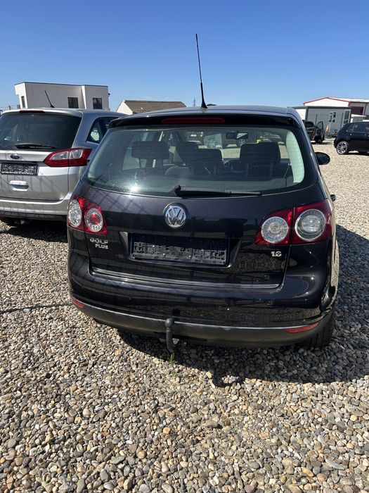 Golf 5 plus 1.6  benzina 102 cai 2008