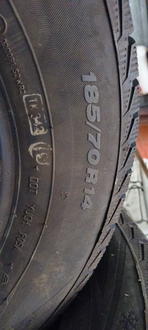 Зимние шины 185/70 R14. Цена 32 000тг за 1 штуку