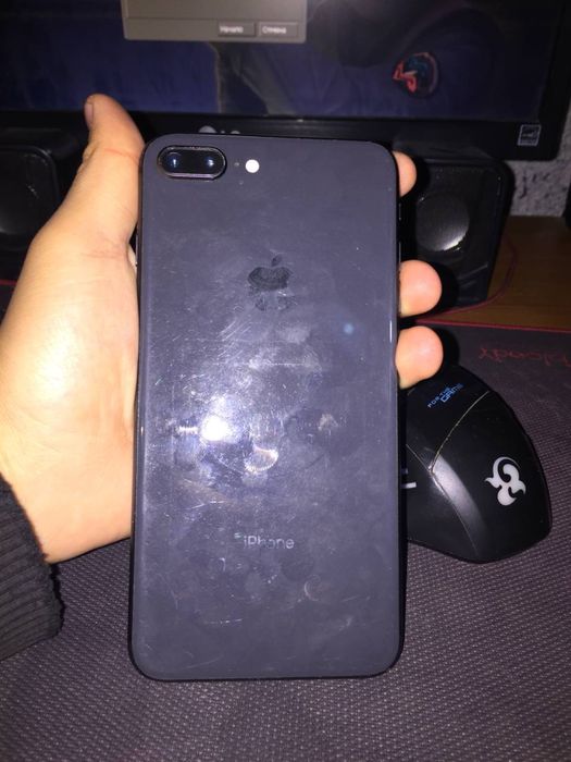 Iphone 8 plus 64 gb 700 ming