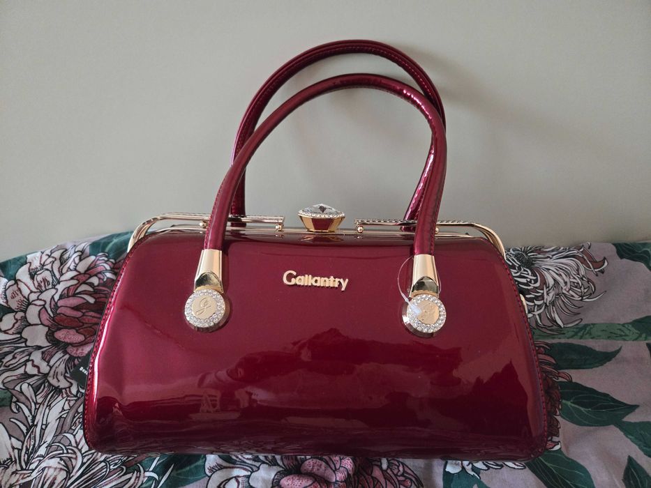 Нова Gallantry Paris червена лачена чанта