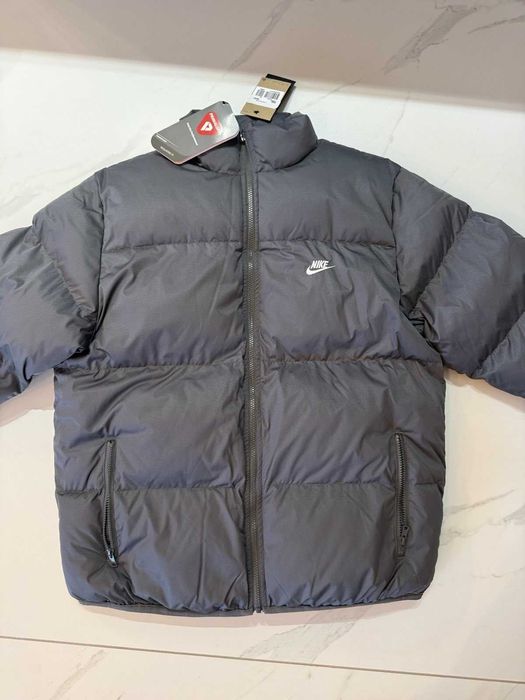 Nike оригинално мъжко яке – стил, комфорт и качество в едно