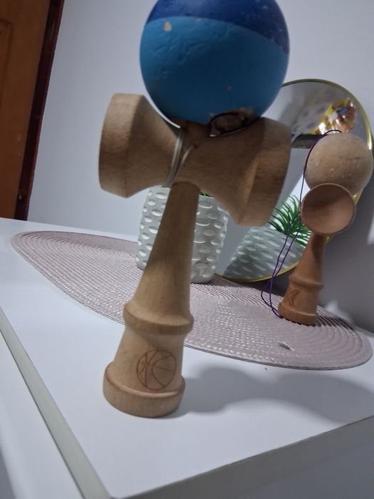 Kendama x în stare buna