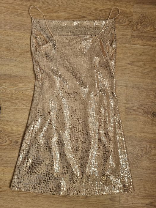 Чисто нови златни BSB рокли с етикети