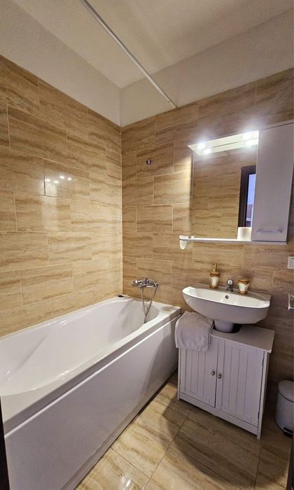 Inchiriez  apartament 2 camere amenajat modern , cu balcon in Sibiu