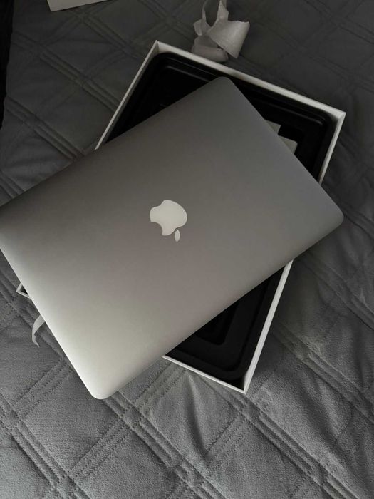 Макбук Эир 2017 года macbook  8гб озу на 128 Гб ноутбук