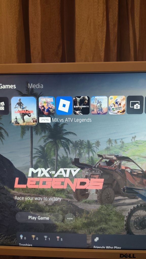 СПЕШНО продавам PlayStation 5 digital със акаунт