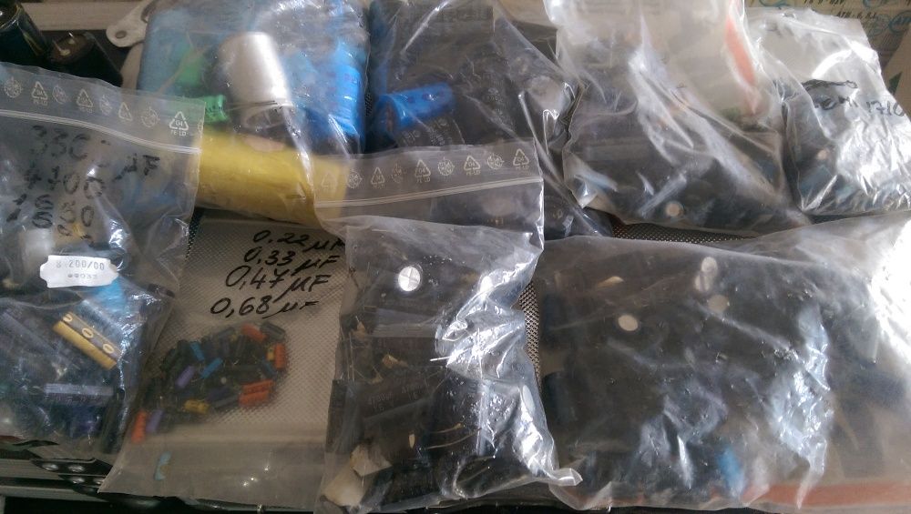 Condensatori (LOT) de diferite marimi si valori