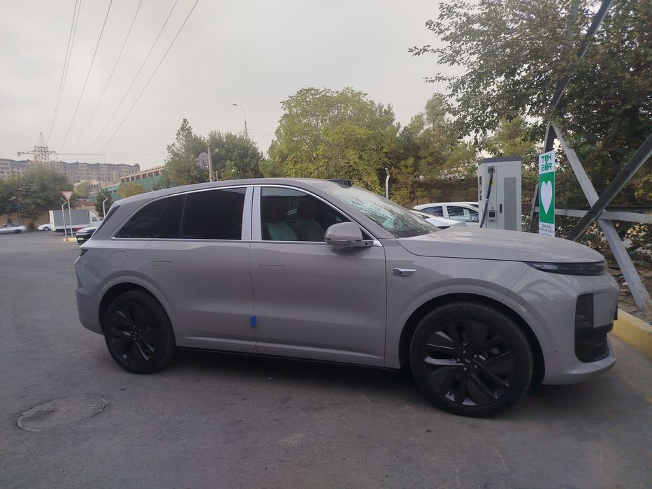 Ли Л6 Мах автомобили