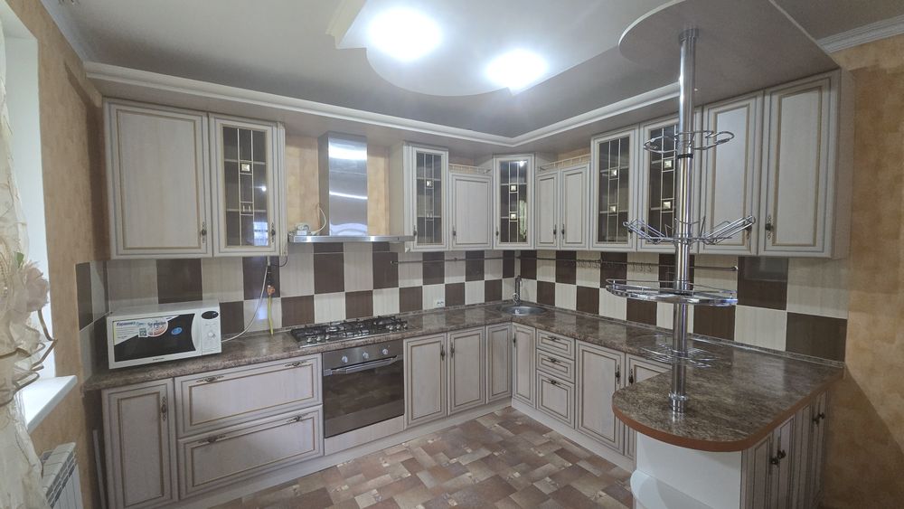 Продаю Кухонный гарнитур