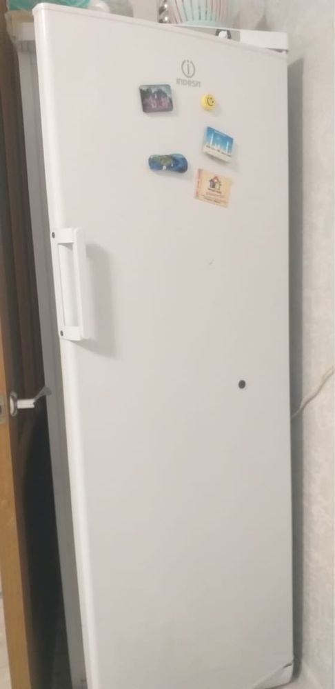 Продам морозильную камеру