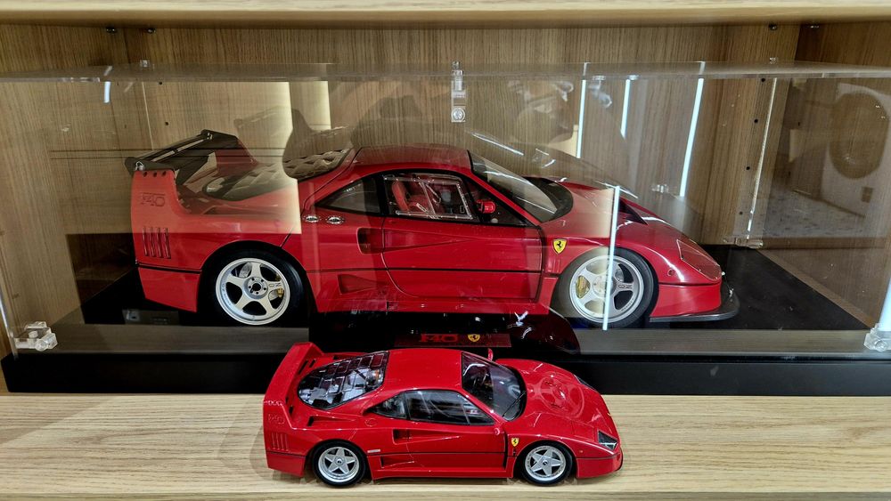 FERRARI F40 1:8 diecast