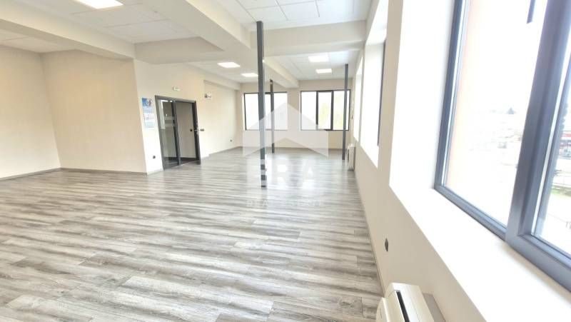 Офис под наем в бизнес сграда, район Победа, Варна