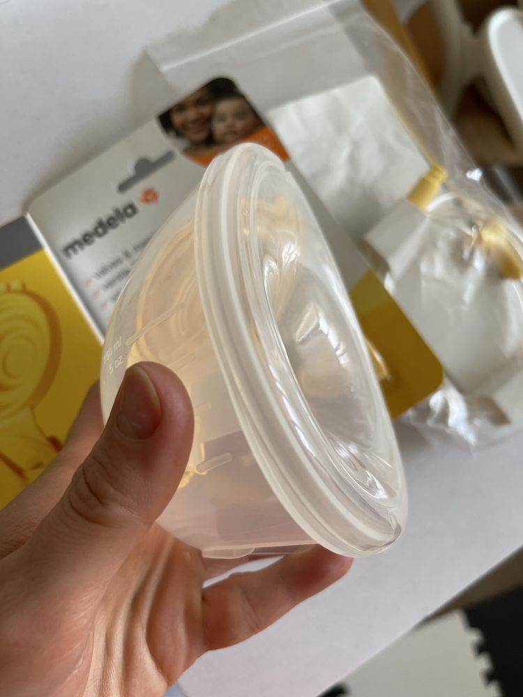 Електрическа помпа за кърма Medela - Hands-free