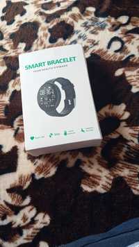 Vând smart bracelet