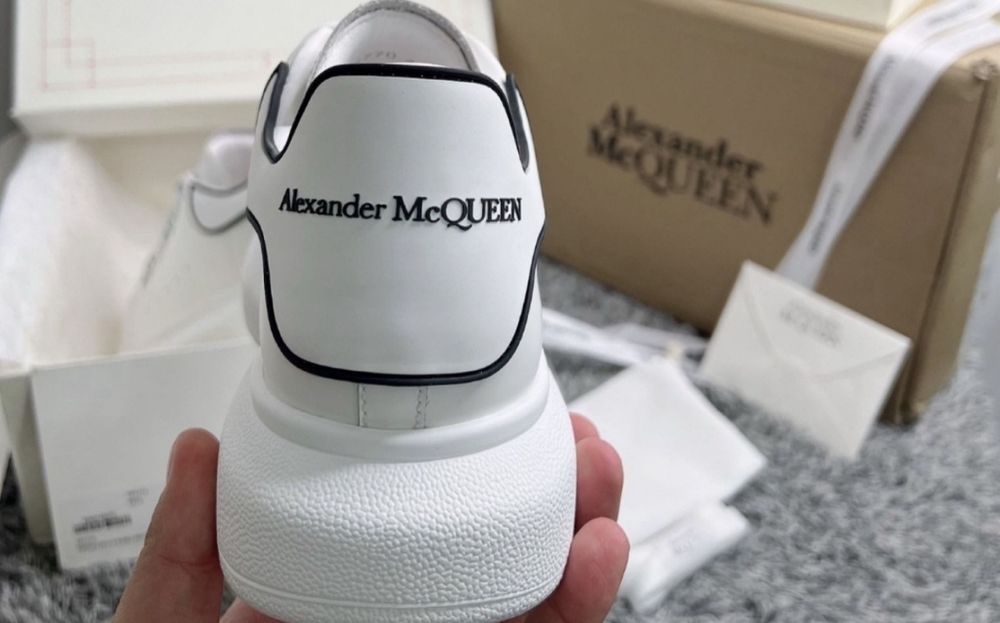 Alexander McQueen ( Calitate Premium )