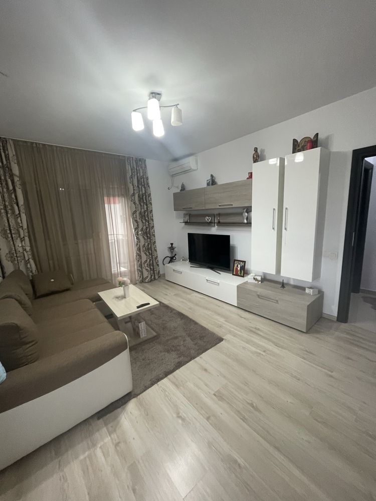 Vand apartament 2 camere statie metrou pacii,RotarPark1,loc parcare!