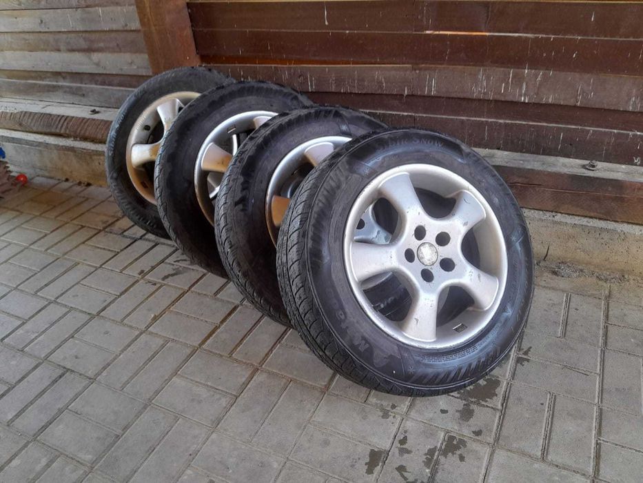 Vand 4 jante cu cauciucuri de iarna