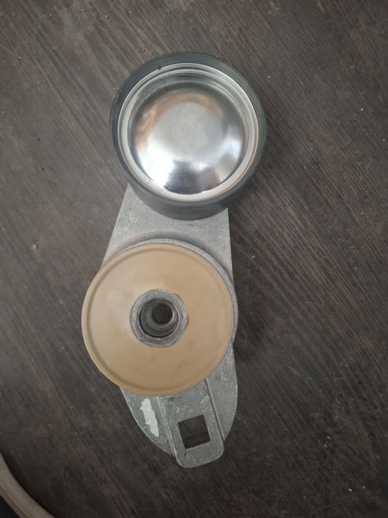 Întinzător curea alternator Volvo FH12 21393207 / 21766717
